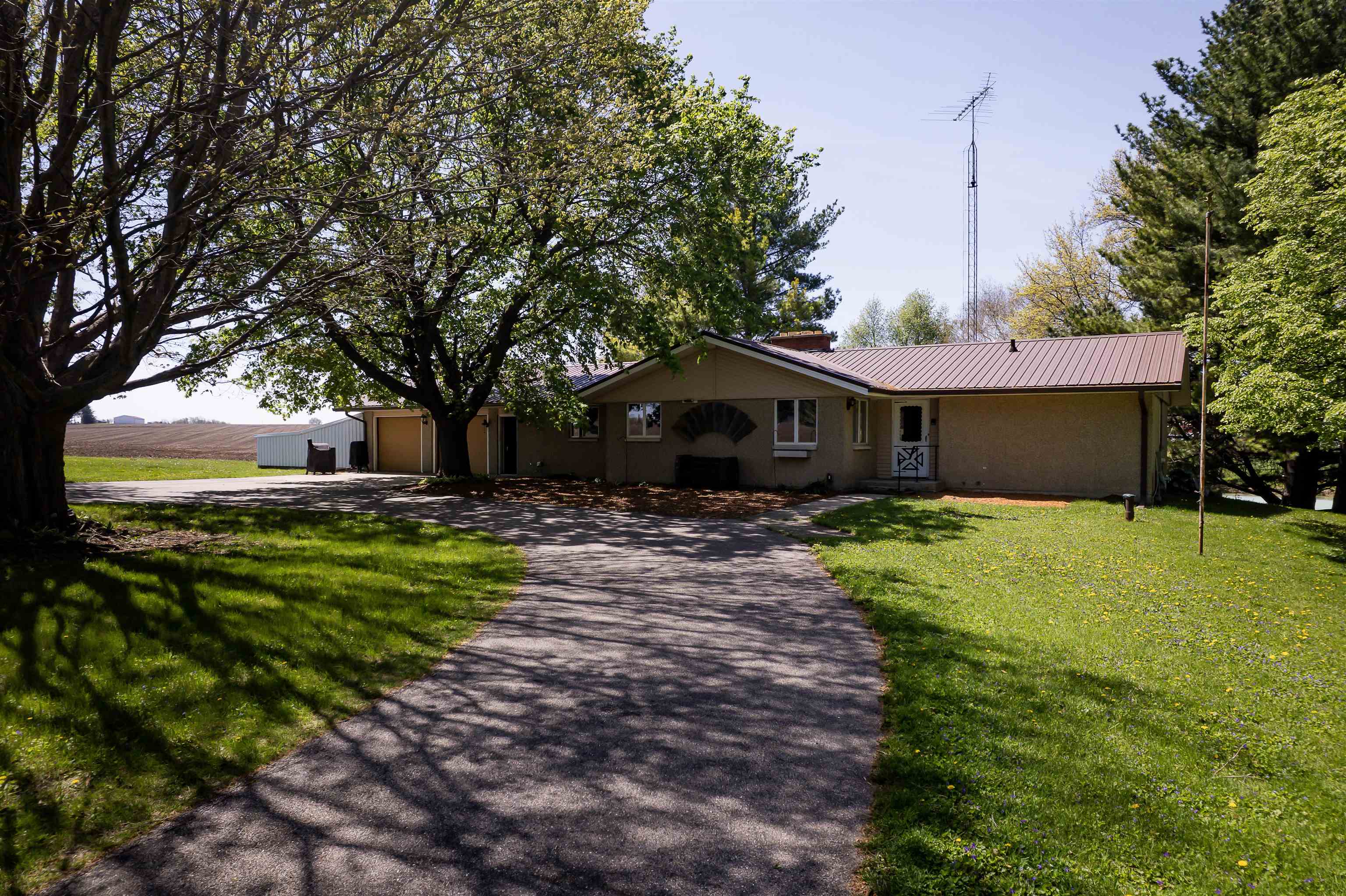 12166 Cunningham Road Winnebago, IL 61088 - Photo 5 of 65