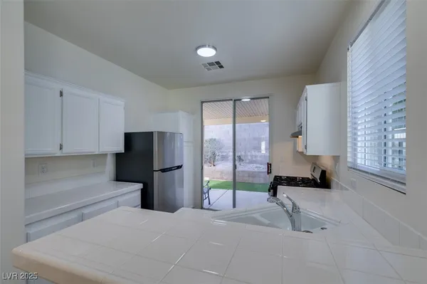 $2,235 | 10341 Pompei Place, Las Vegas, NV 89144