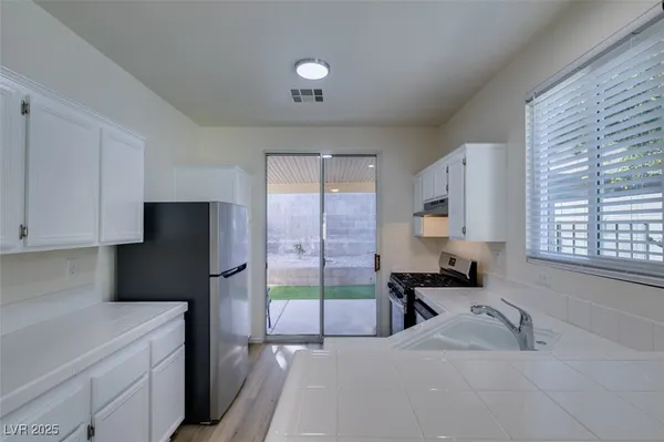 $2,235 | 10341 Pompei Place, Las Vegas, NV 89144