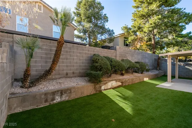 $2,285 | 10341 Pompei Place, Las Vegas, NV 89144