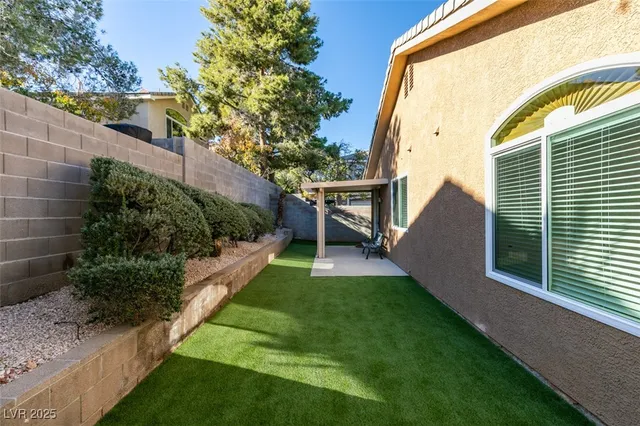 $2,285 | 10341 Pompei Place, Las Vegas, NV 89144