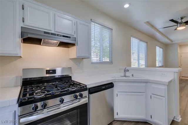 $2,285 | 10341 Pompei Place, Las Vegas, NV 89144