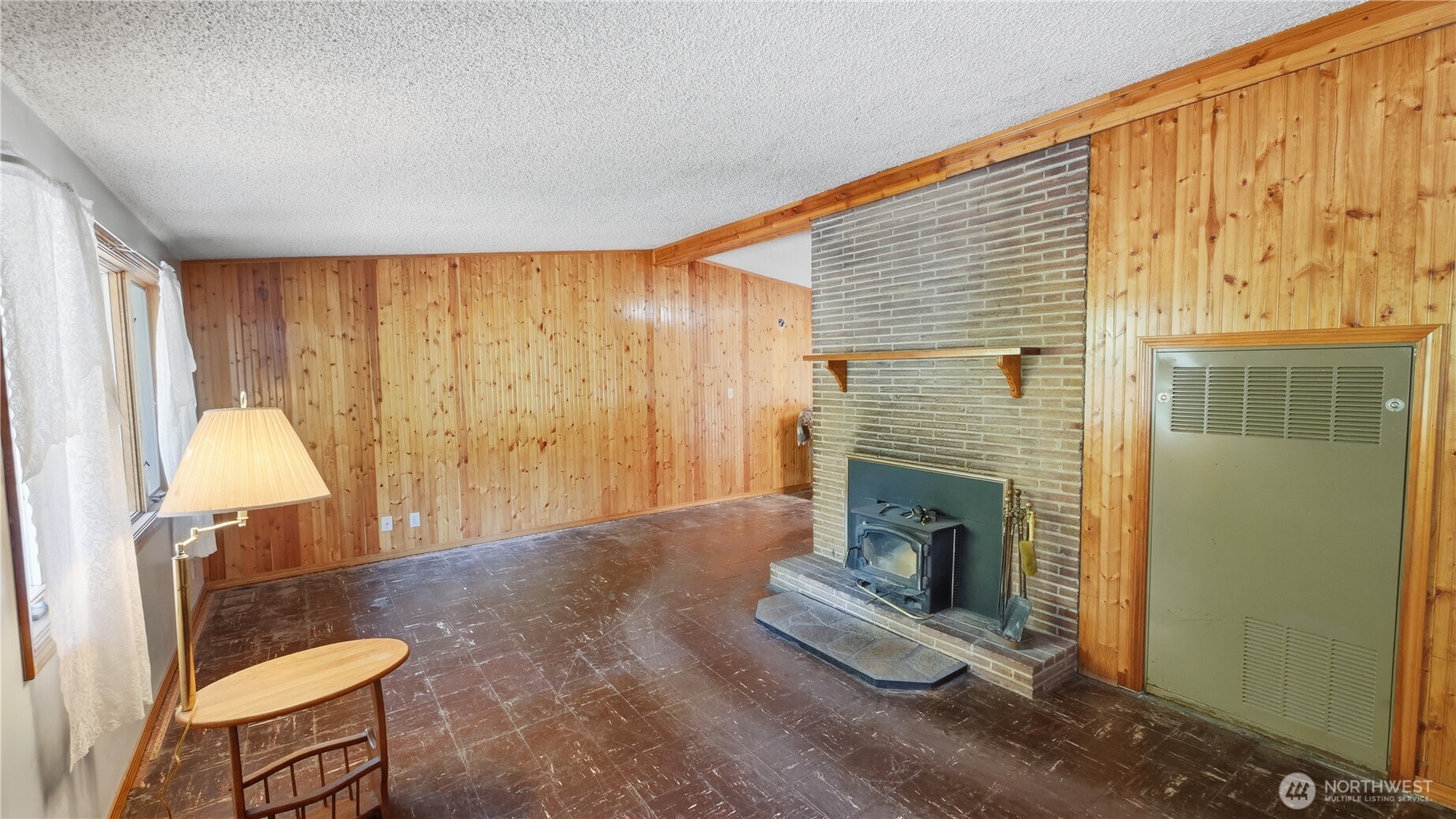 8232 184th Street Southwest Edmonds, WA 98026 - Photo 10 of 40 Gallery Image 10