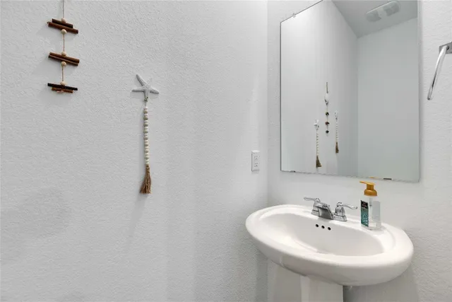 $390,000 | 206 Canley Loop, Hutto, TX 78634