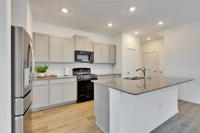 $390,000 | 206 Canley Loop, Hutto, TX 78634