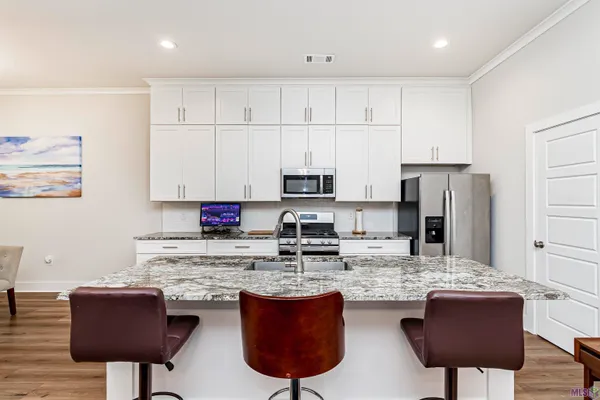 $324,500 | 9558 Creekview Drive, Baton Rouge, LA 70836