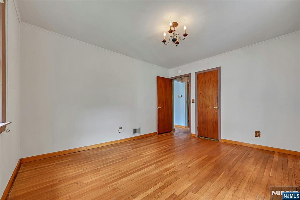725 Millbrook Road River Edge, NJ 07661 - Photo 8 of 21 Gallery Image 8