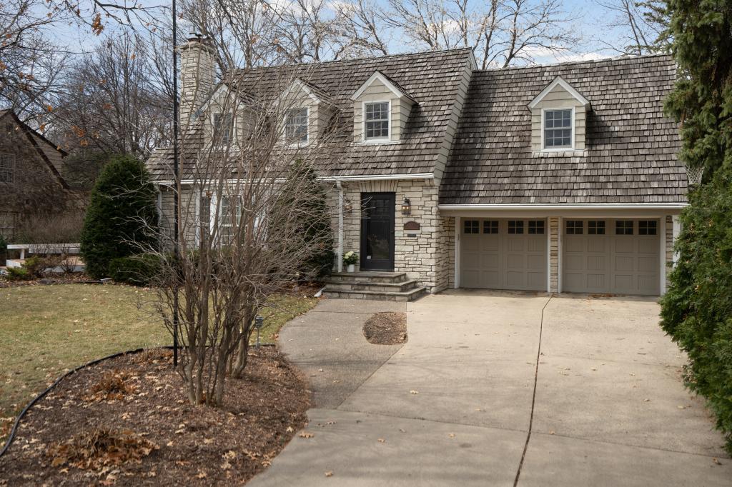 44 Meadowbrook Road Hopkins, MN 55343 - Photo 3 of 47
