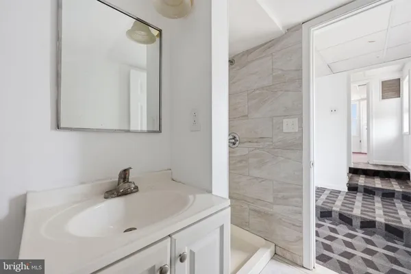 $1,200 | 7909 Oxford Avenue, Philadelphia, PA 19111