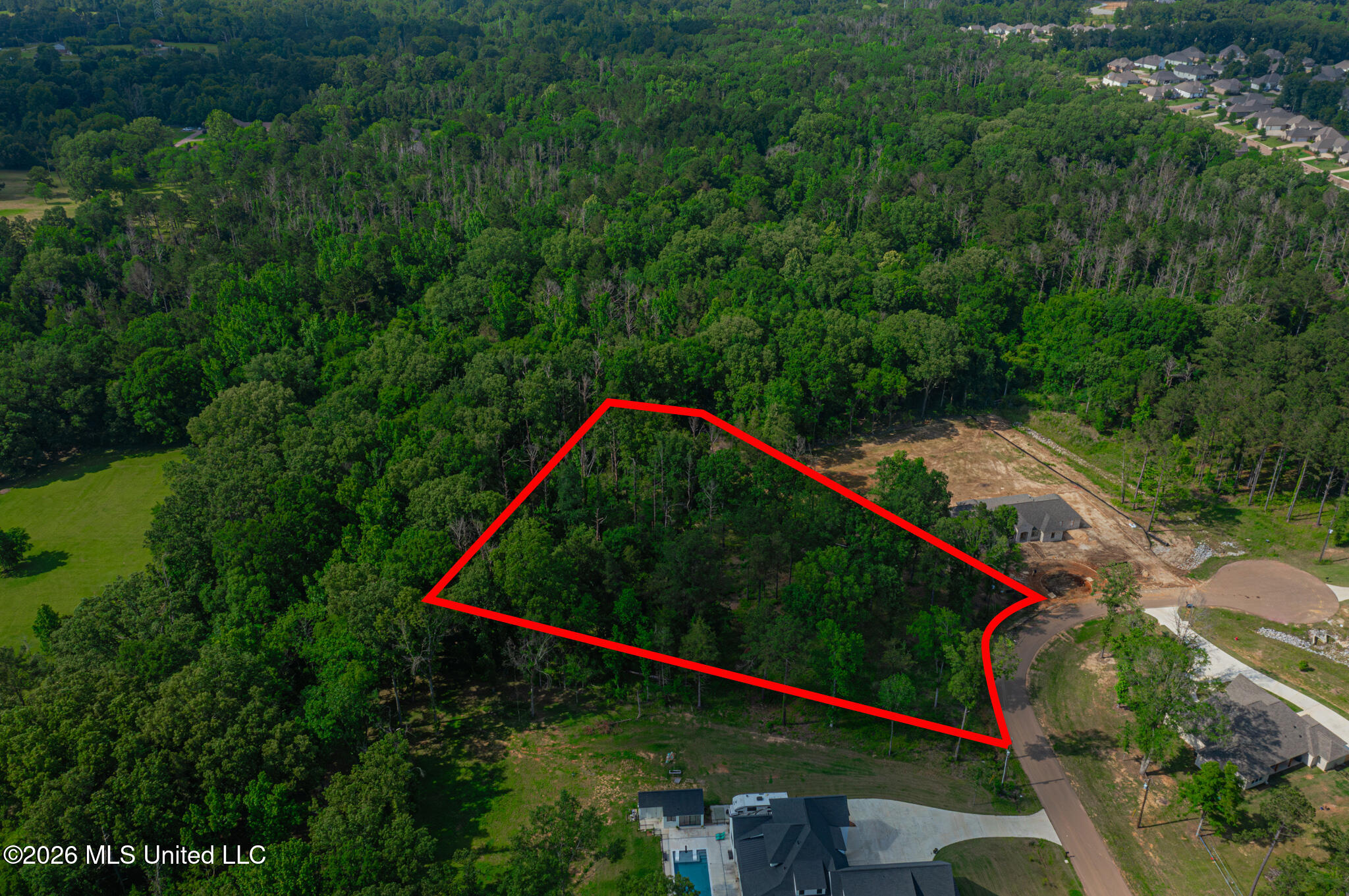 159 Hunter's Cove Madison, MS 39110 - Photo 3 of 20 OUTLINED DJI_0152