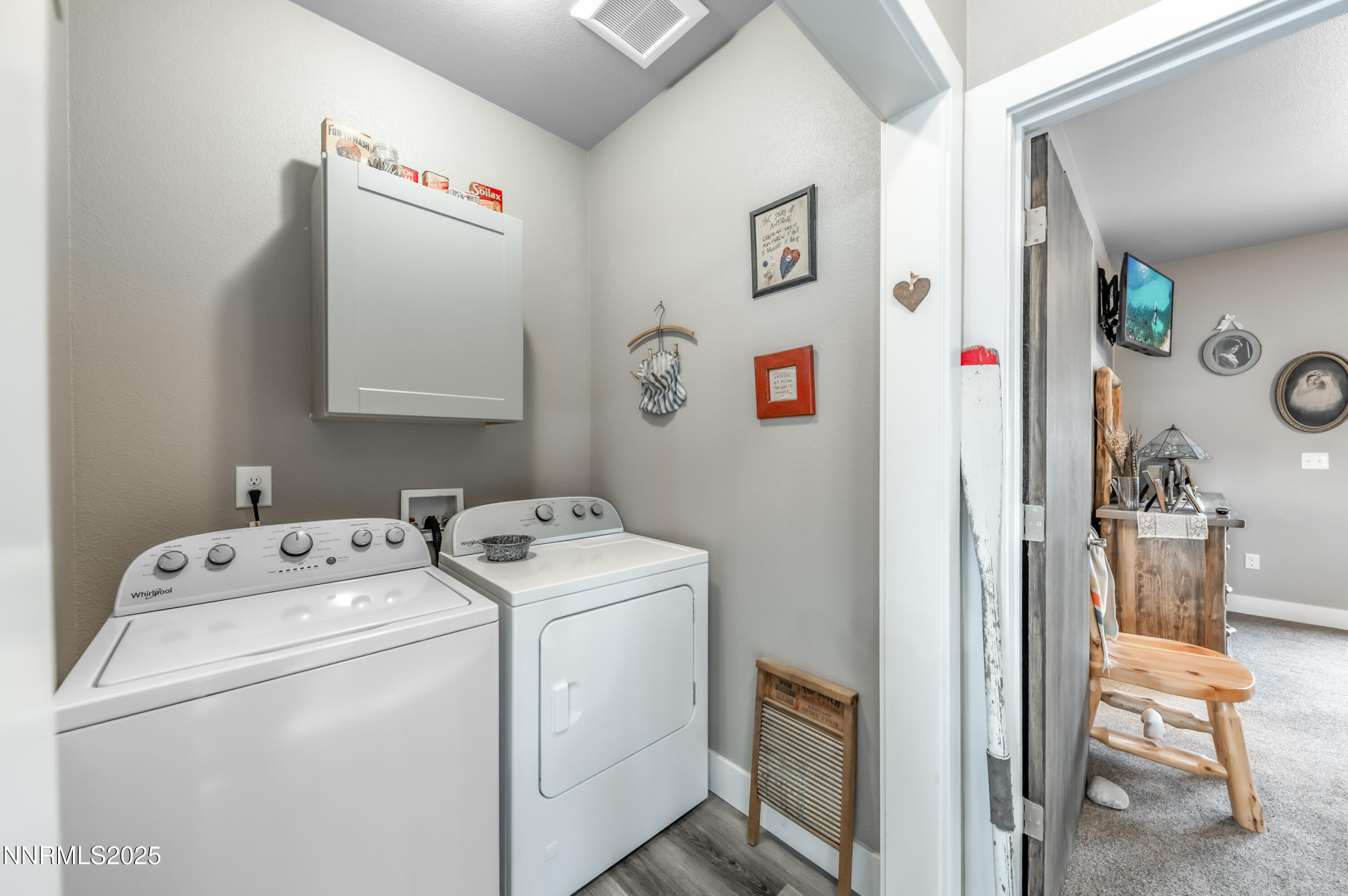 2486 Cartwright Road Reno, NV 89521 - Photo 23 of 44 a utility room with dryer and washer