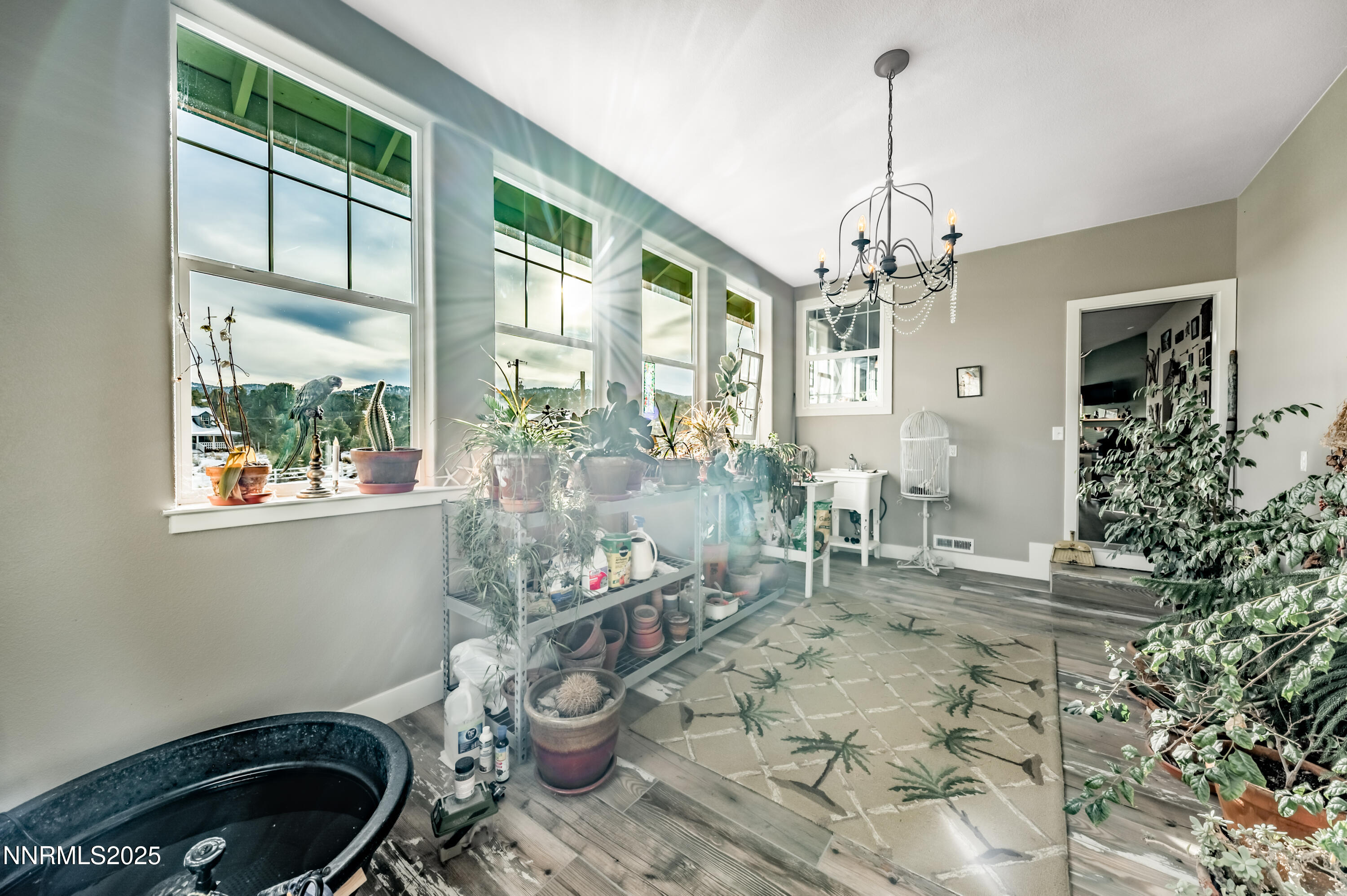 2486 Cartwright Road Reno, NV 89521 - Photo 25 of 44 a living room with furniture and a window