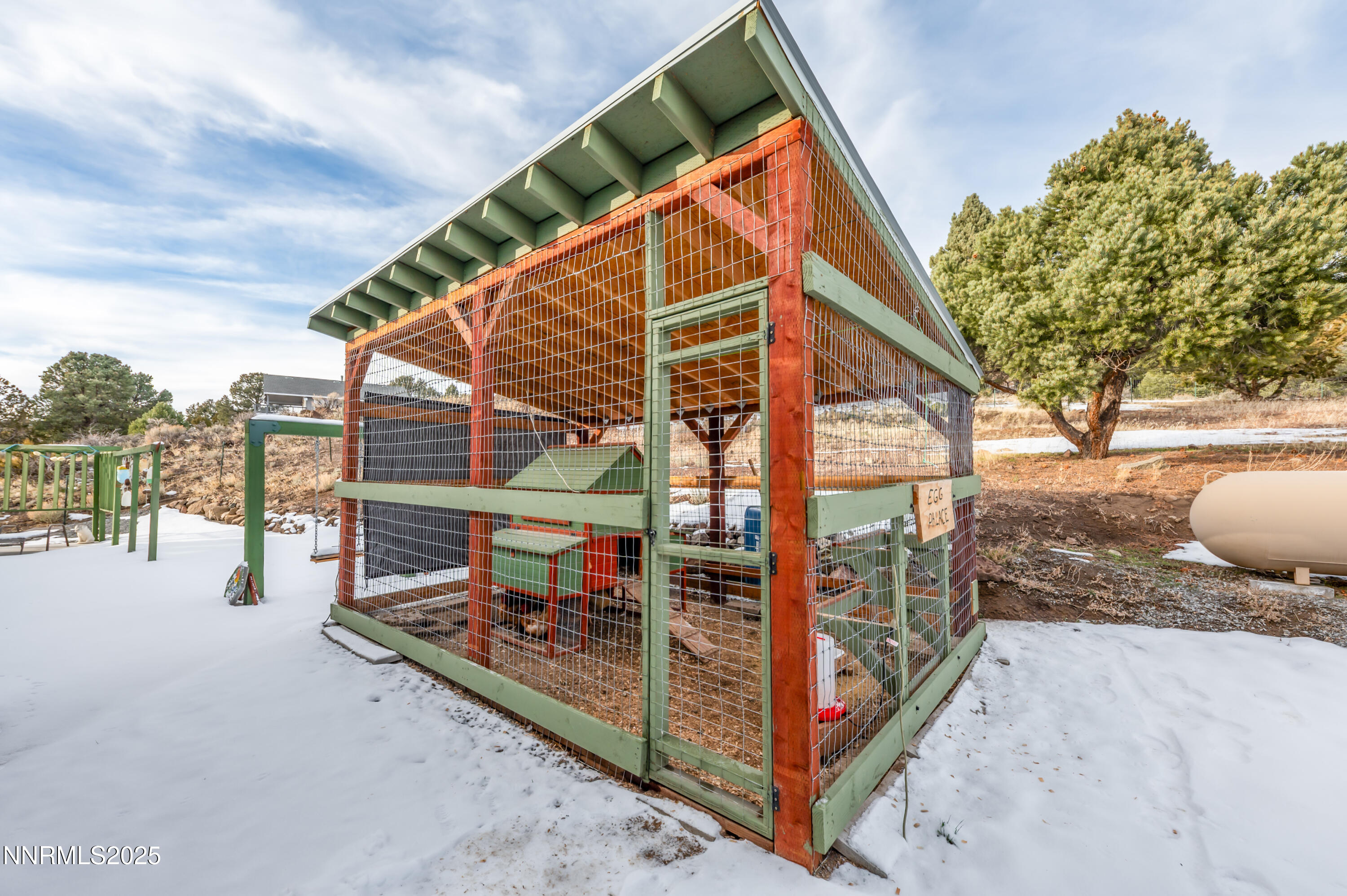 2486 Cartwright Road Reno, NV 89521 - Photo 27 of 44 a view of outdoor space and deck