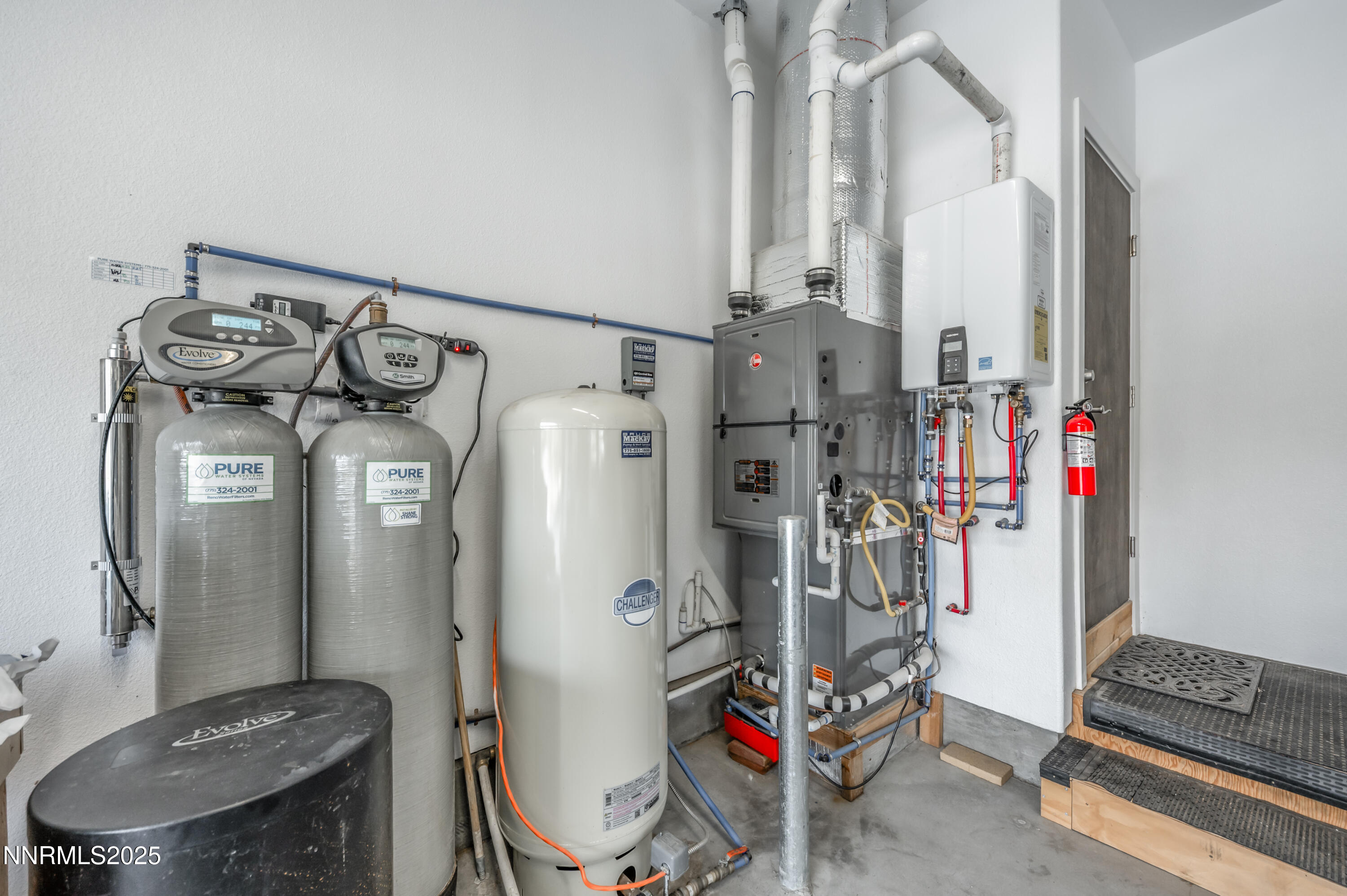 2486 Cartwright Road Reno, NV 89521 - Photo 29 of 44 a view of walk in closet
