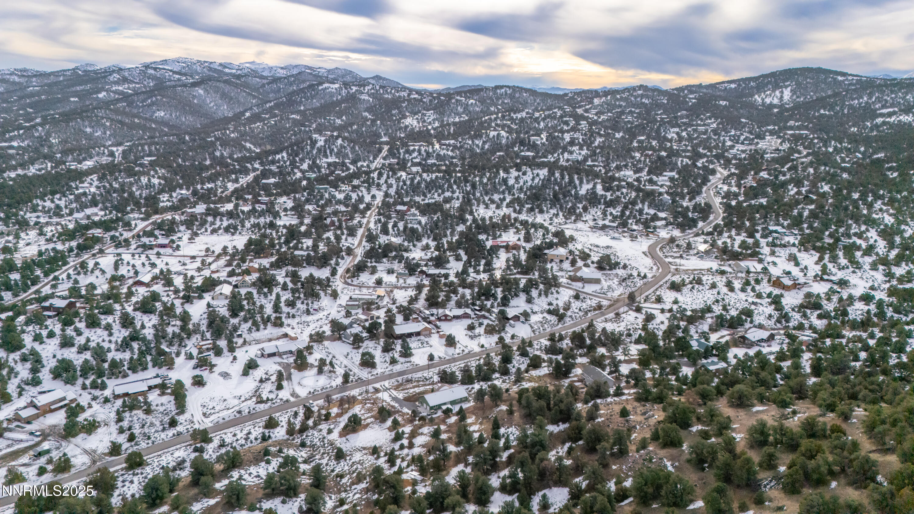2486 Cartwright Road Reno, NV 89521 - Photo 38 of 44 a view of a city with mountains in the background