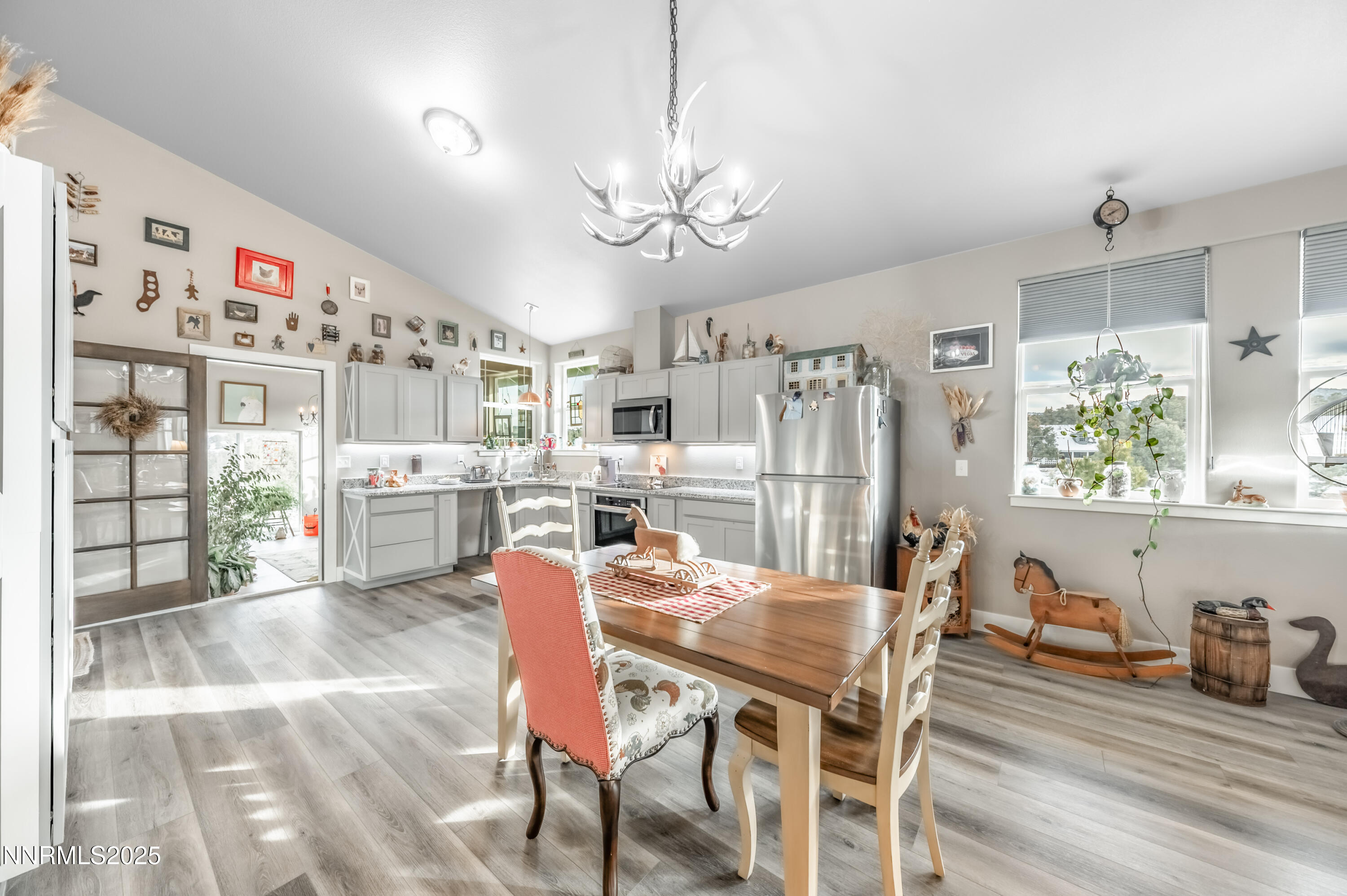 2486 Cartwright Road Reno, NV 89521 - Photo 8 of 44 a dining room with furniture and window