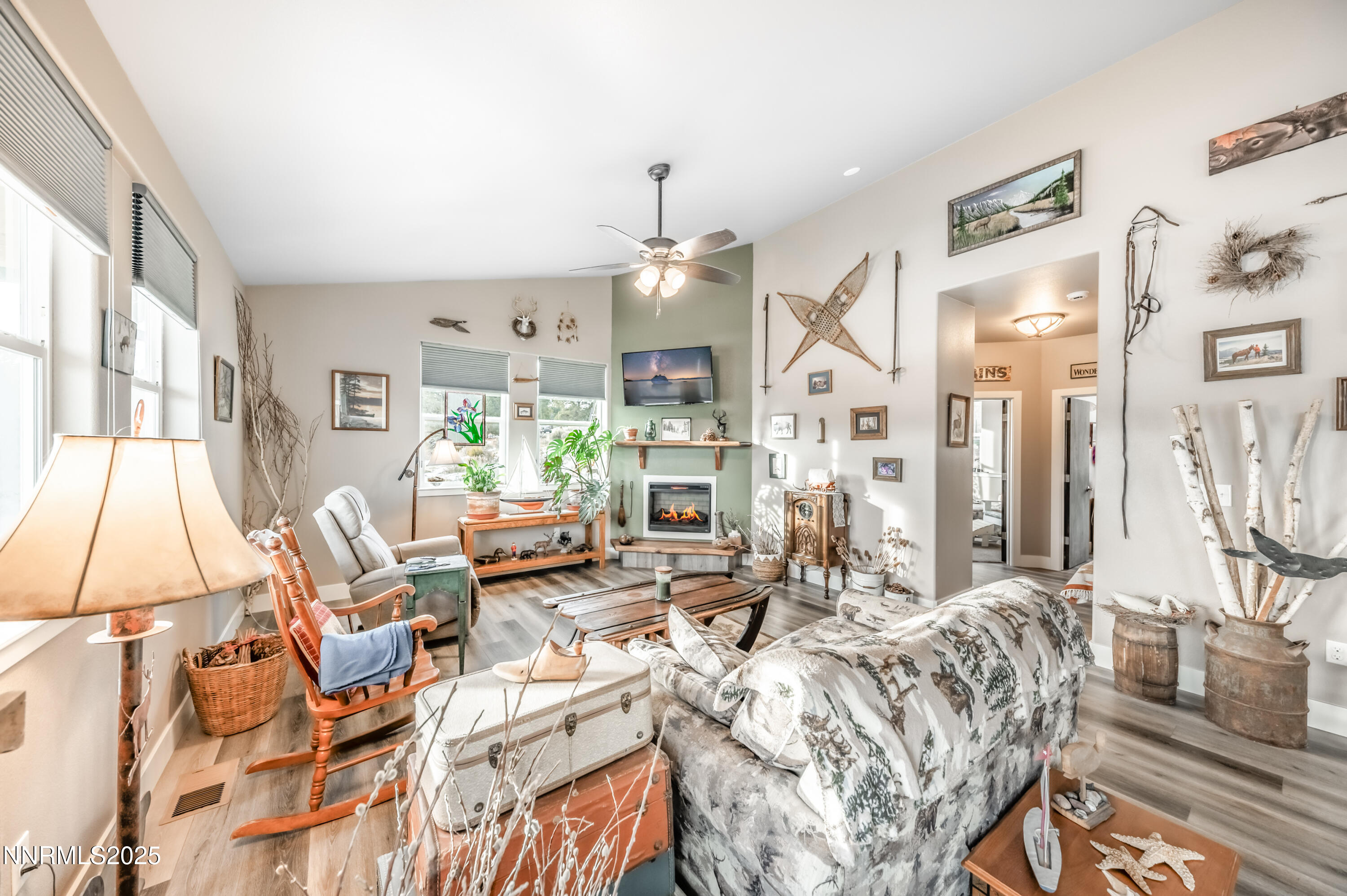 2486 Cartwright Road Reno, NV 89521 - Photo 10 of 44 a living room with patio furniture and a large window
