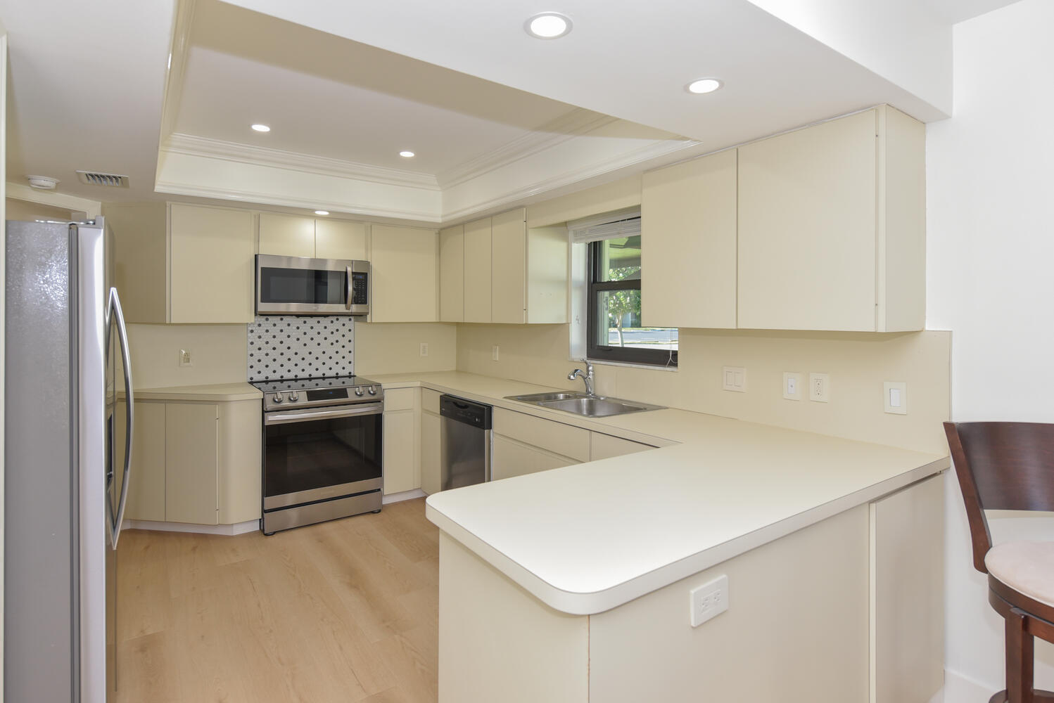 1469 Vía Privada Jupiter, FL 33477 - Photo 16 of 39 1469 Va Privada Jupiter FL-large-018-038