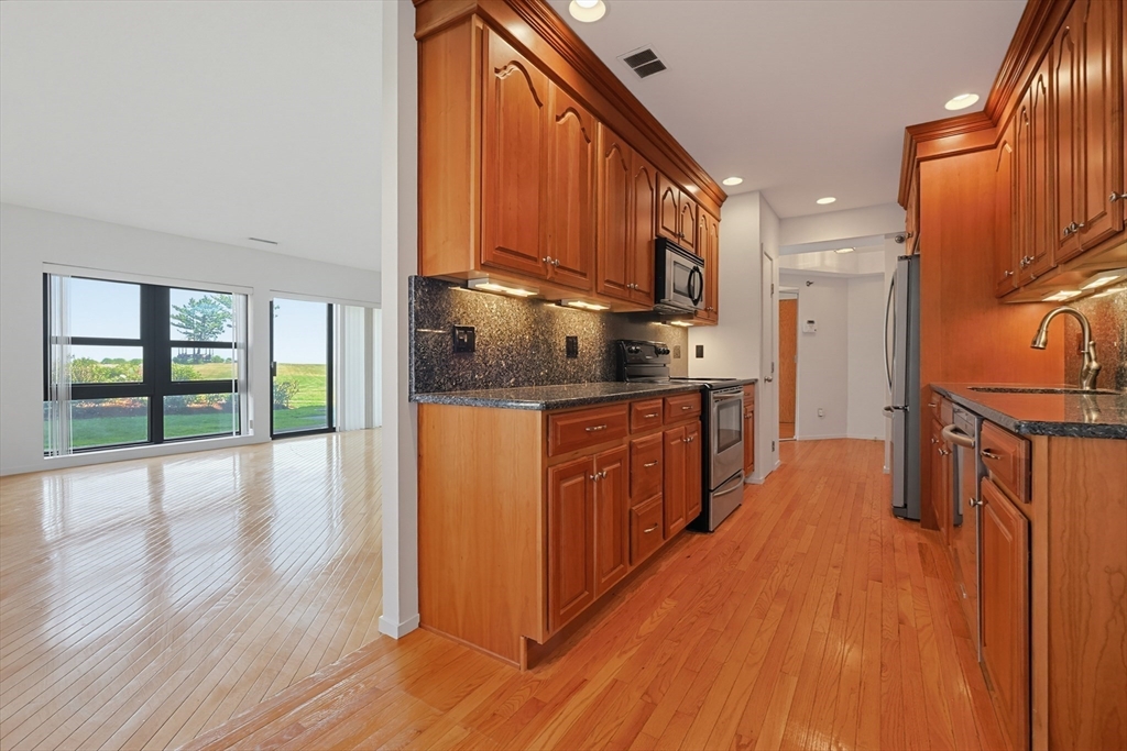 1 Seal Harbor Road, Unit 116 Winthrop, MA 02152 - Photo 9 of 38