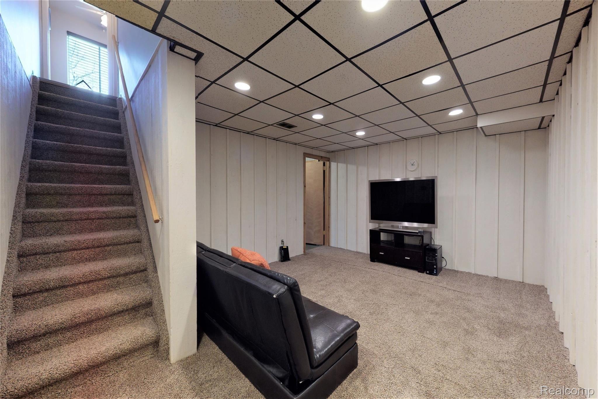 406 Baldwin Avenue Rochester, MI 48307 - Photo 20 of 28 Basement1.jpg