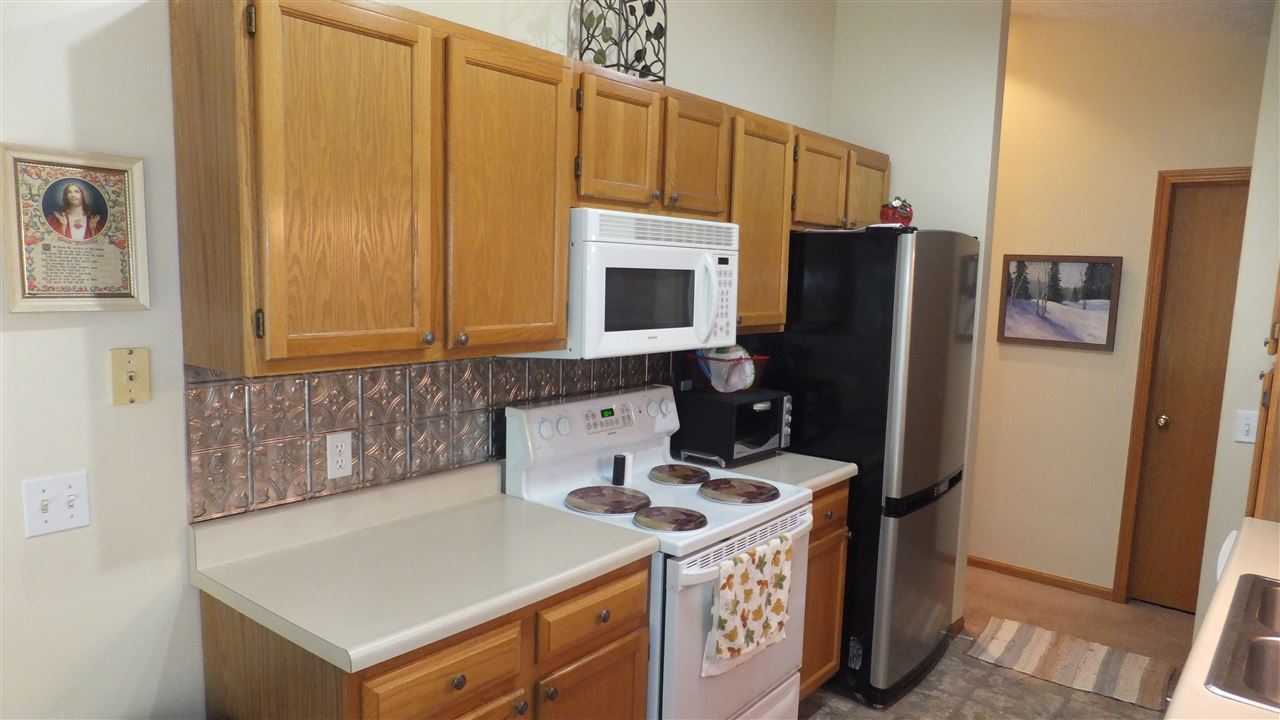 3453 Holiday Road Traverse City, MI 49686 - Photo 13 of 28 1852716-12.JPG