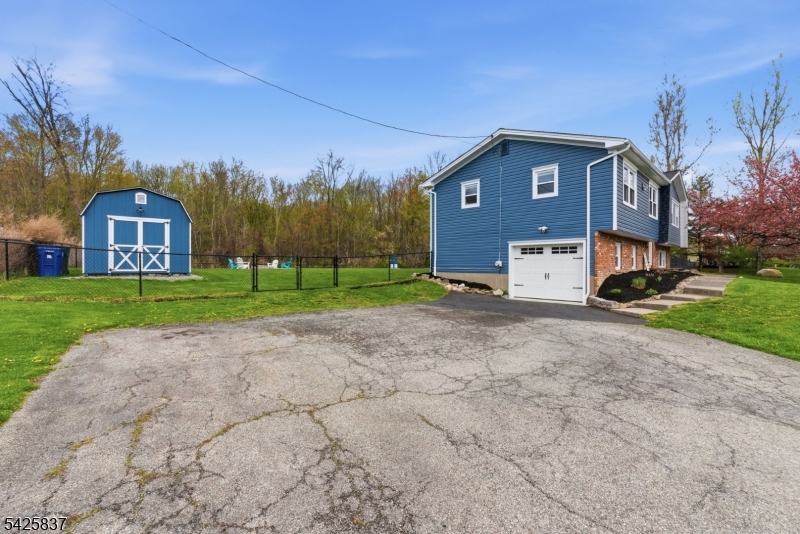 87 Mudtown Road Wantage, NJ 07461 - Photo 36 of 38