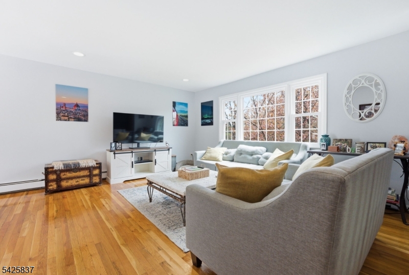 87 Mudtown Road Wantage, NJ 07461 - Photo 6 of 38