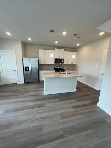 $2,300 | 9476 Herons Preserve, Conroe, TX 77385