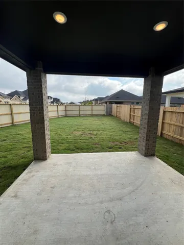 $2,300 | 9476 Herons Preserve, Conroe, TX 77385