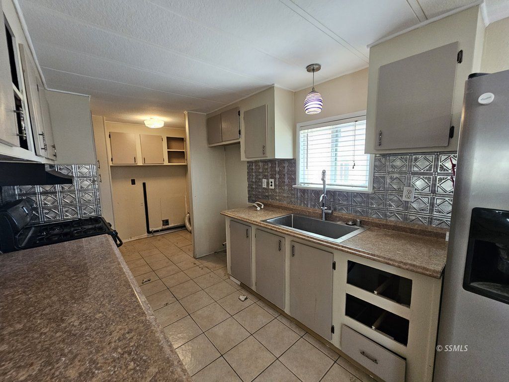 1540 North Mercury Street Ridgecrest, CA 93555 - Photo 7 of 33