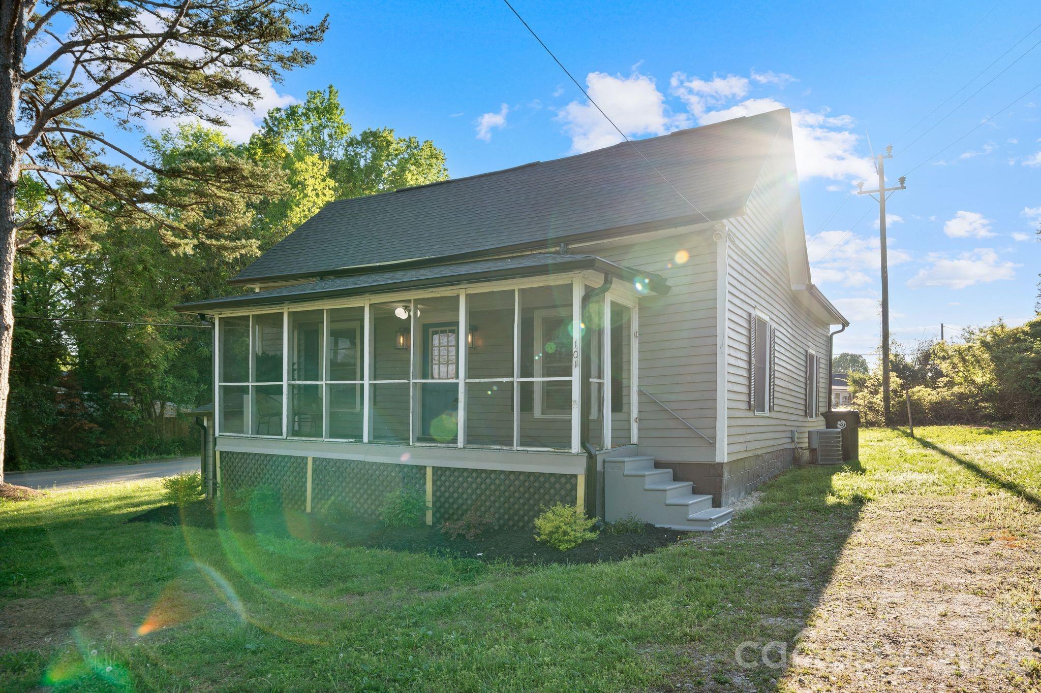 101 Fairview Street Clover, SC 29710 - Photo 24 of 33