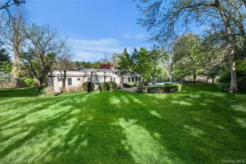 $2,888,000 | 540 Chicken Valley Road, Locust Valley, NY 11560