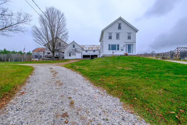 $525,000 | 195 Pleasant Street, Oxford, ME 04270
