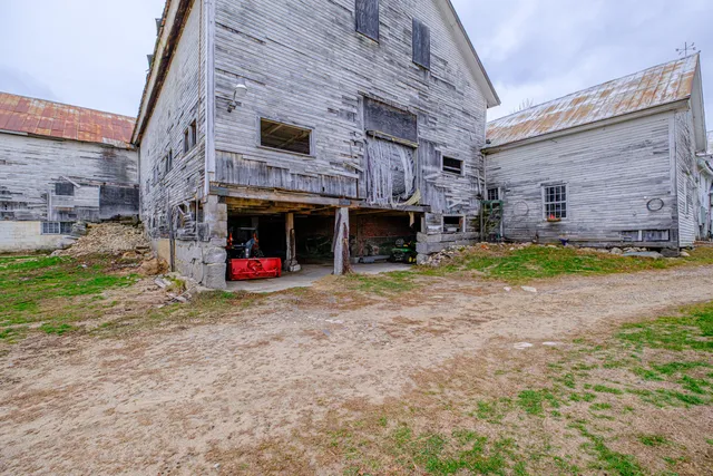 $525,000 | 195 Pleasant Street, Oxford, ME 04270