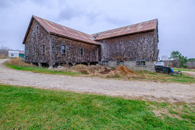 $525,000 | 195 Pleasant Street, Oxford, ME 04270