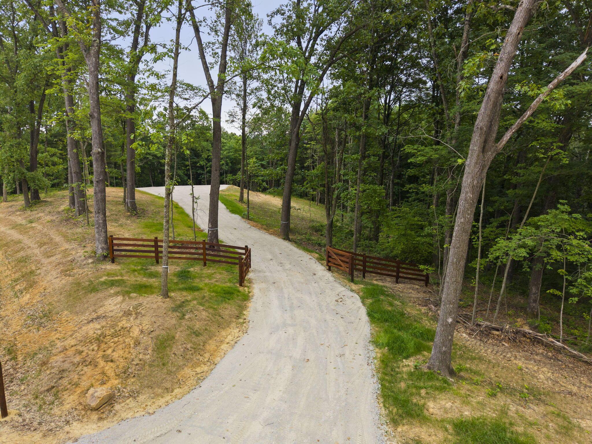 18573 Huggins Road Logan, OH 43138 - Photo 4 of 81