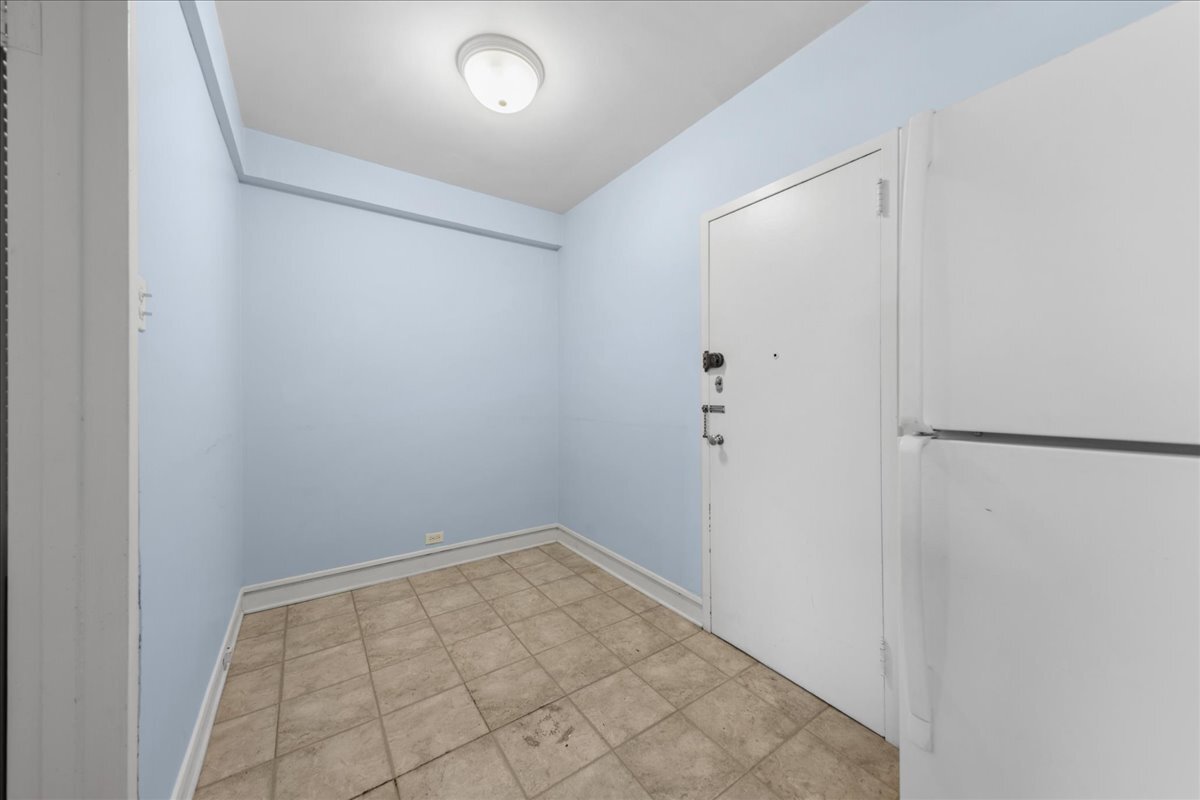 1585 Ridge Avenue, Unit 502 Evanston, IL 60201 - Photo 14 of 26