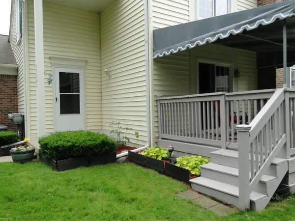 $199,000 | 37343 Stonegate Circle, Clinton Township, MI 48036