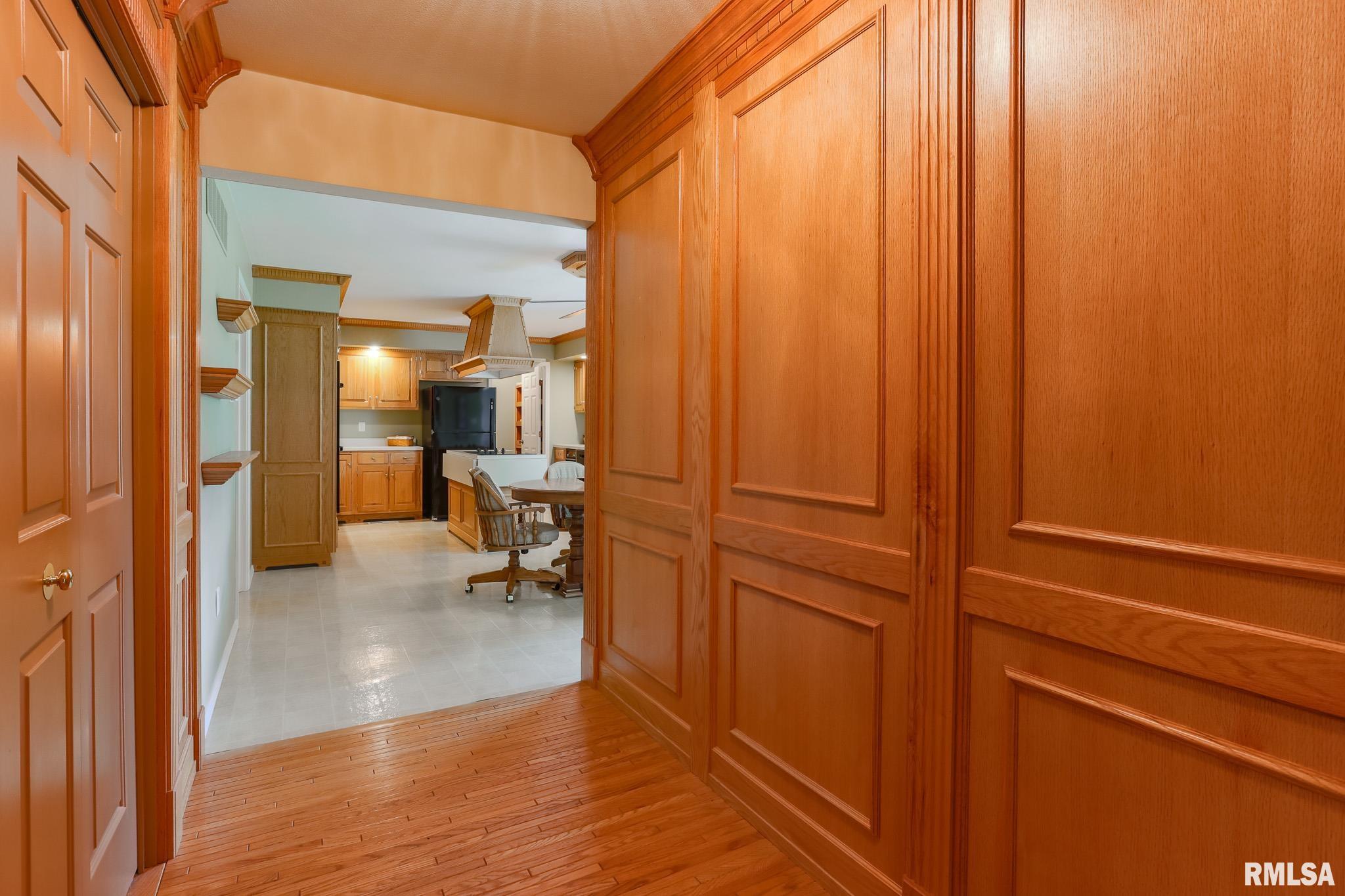 2816 Sheridan Road Pekin, IL 61554 - Photo 15 of 32
