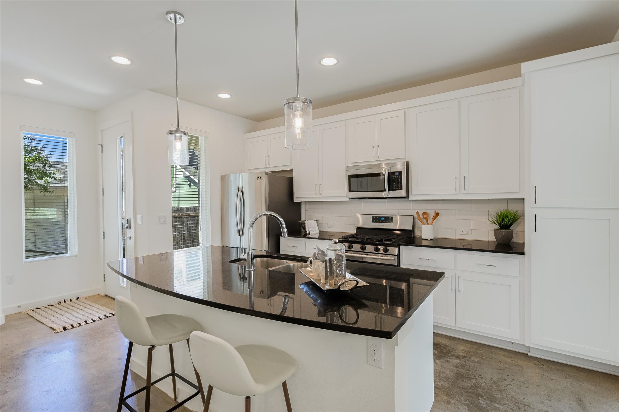 1904 Bunche Road, Unit A Austin, TX 78721 - Photo 6 of 20 Gallery Image 6