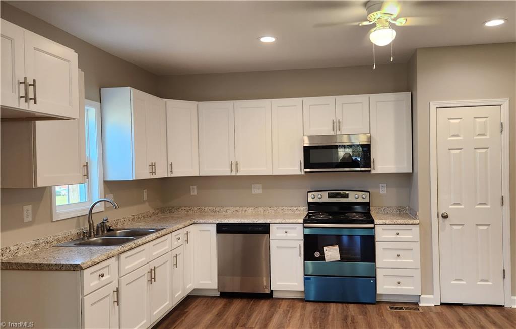1211 Fieldcrest Road Eden, NC 27288 - Photo 4 of 26 Gallery Image 4