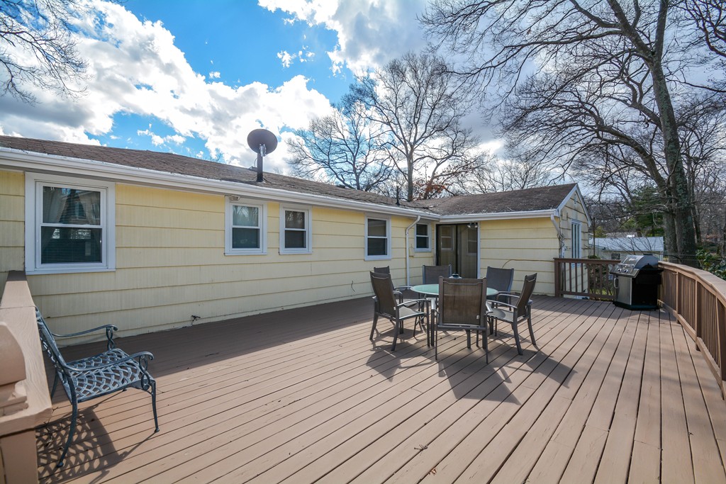 12 Burnley Road Norwood, MA 02062 - Photo 4 of 28 Gallery Image 4