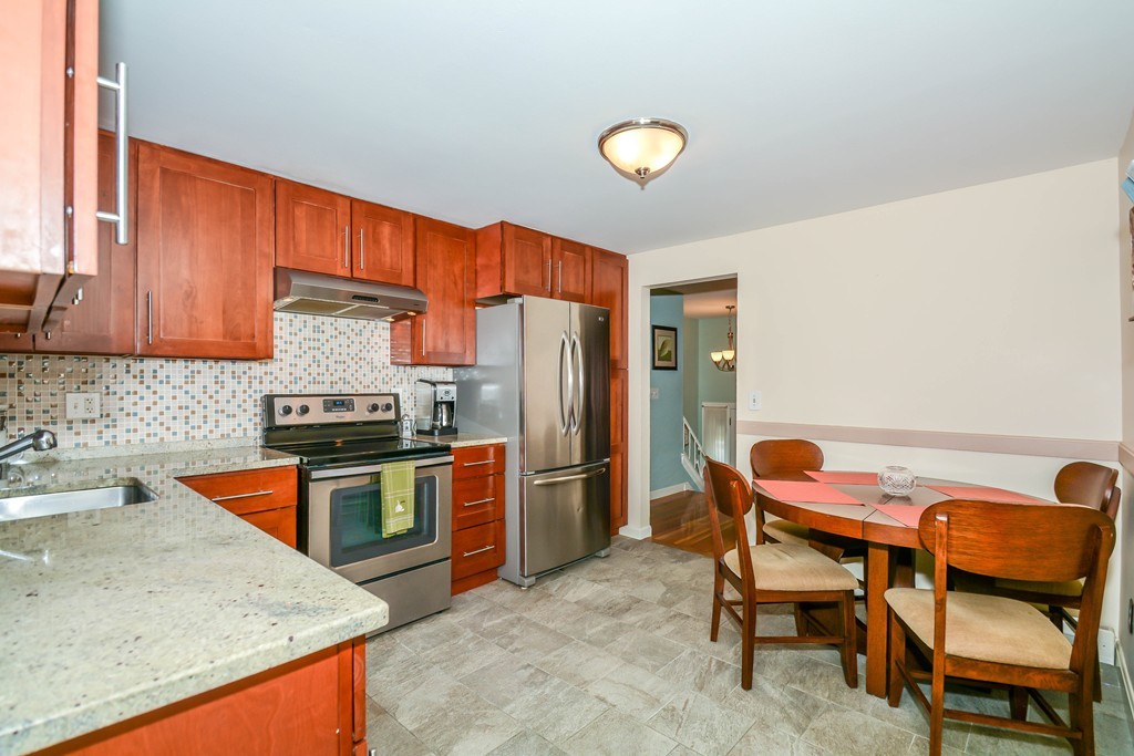 12 Burnley Road Norwood, MA 02062 - Photo 5 of 28 Gallery Image 5