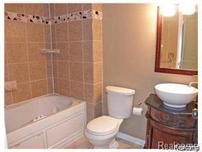 1315 South Maple Road, Unit 305 Ann Arbor, MI 48103 - Photo 12 of 14