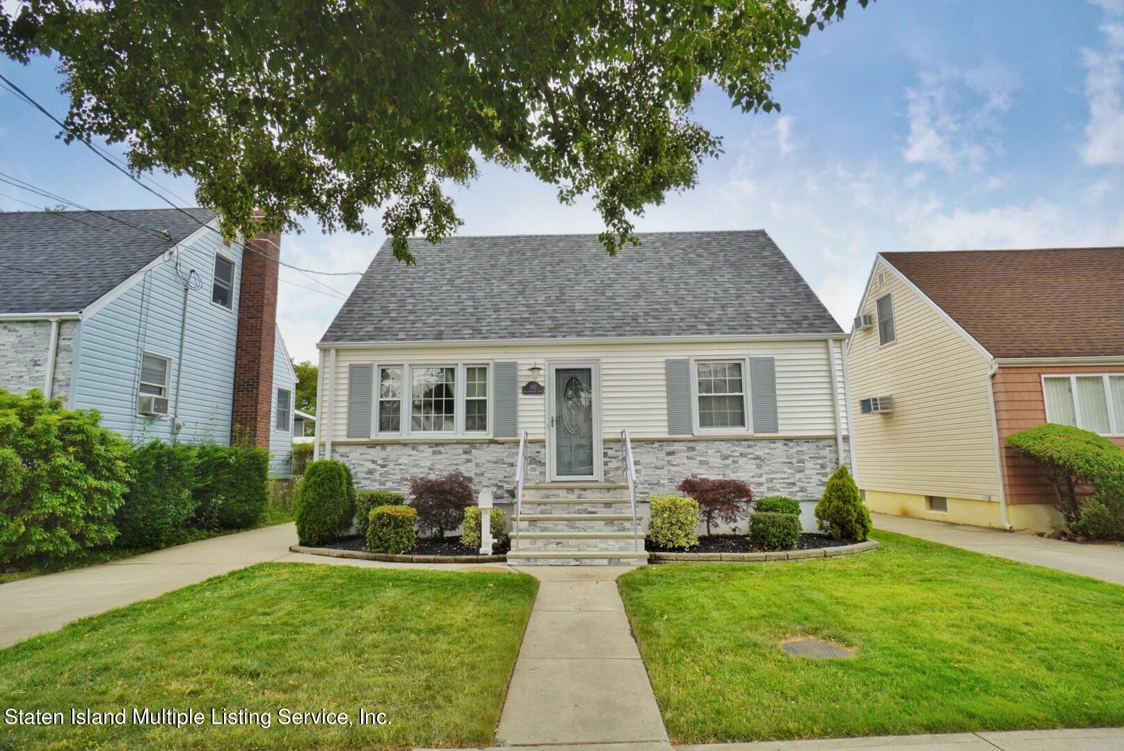 362 Willowbrook Road Staten Island, NY 10314 - Photo 1 of 26 362 Willowbrook Road