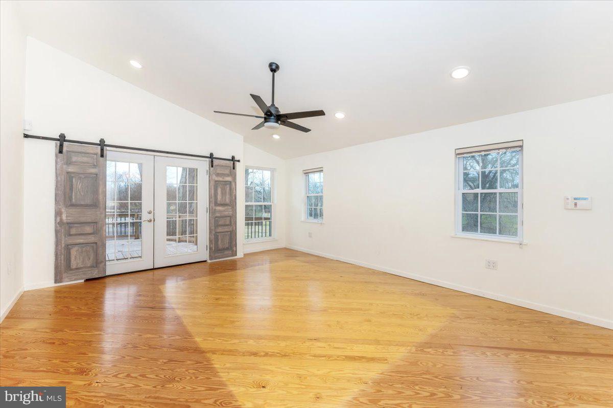 11646 Creagerstown Road Woodsboro, MD 21798 - Photo 17 of 62 Main Level Primary Suite