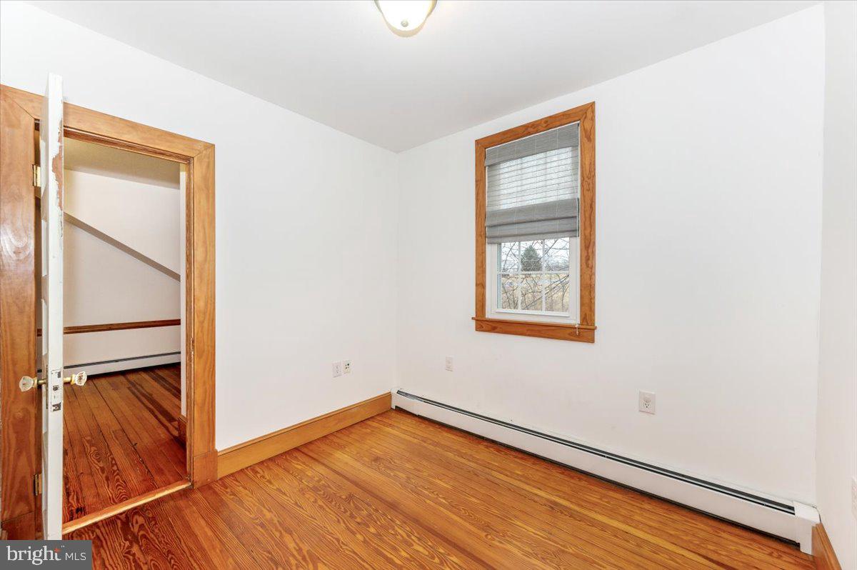 11646 Creagerstown Road Woodsboro, MD 21798 - Photo 28 of 62 3rd Bedroom