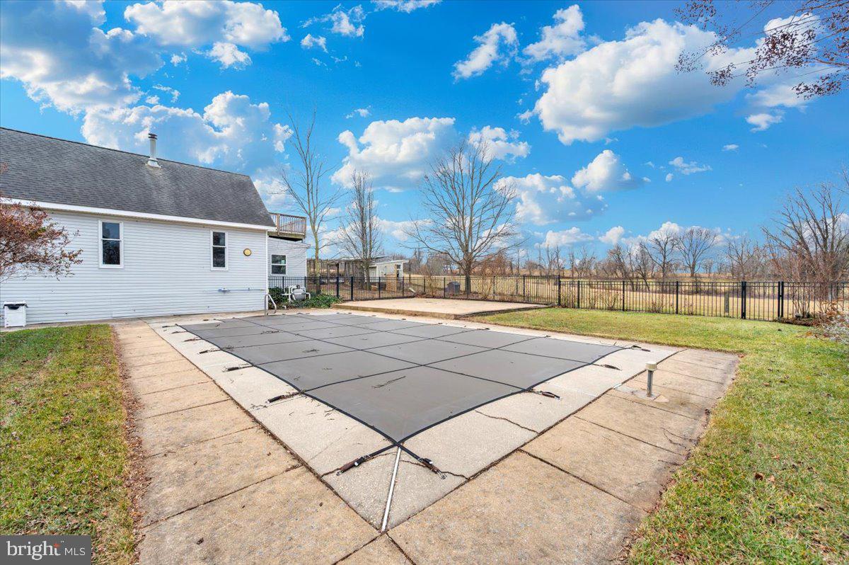 11646 Creagerstown Road Woodsboro, MD 21798 - Photo 3 of 62 Inground pool