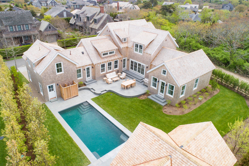 5 Pilgrim Road Nantucket, MA 02554 - Photo 3 of 18 Gallery Image 3