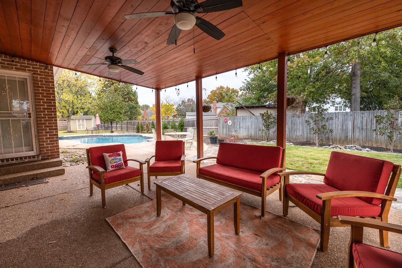 982 Handforth Cove Collierville, TN 38017 - Photo 25 of 25 a view of a chairs in backyard of the house